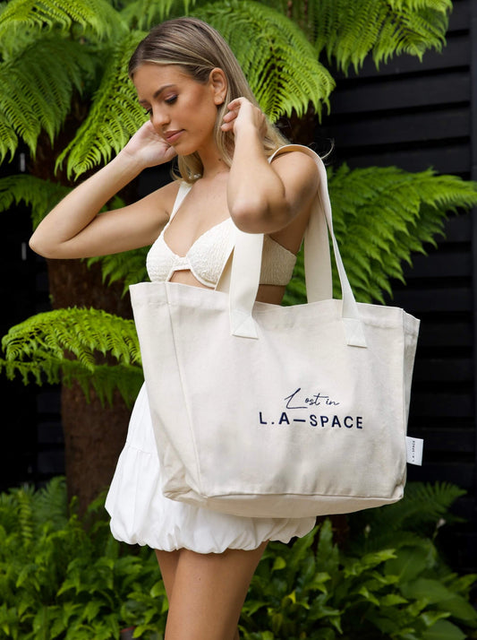 'LOST IN L.A-SPACE' EMBROIDERED TOTE BAG IN CREAM