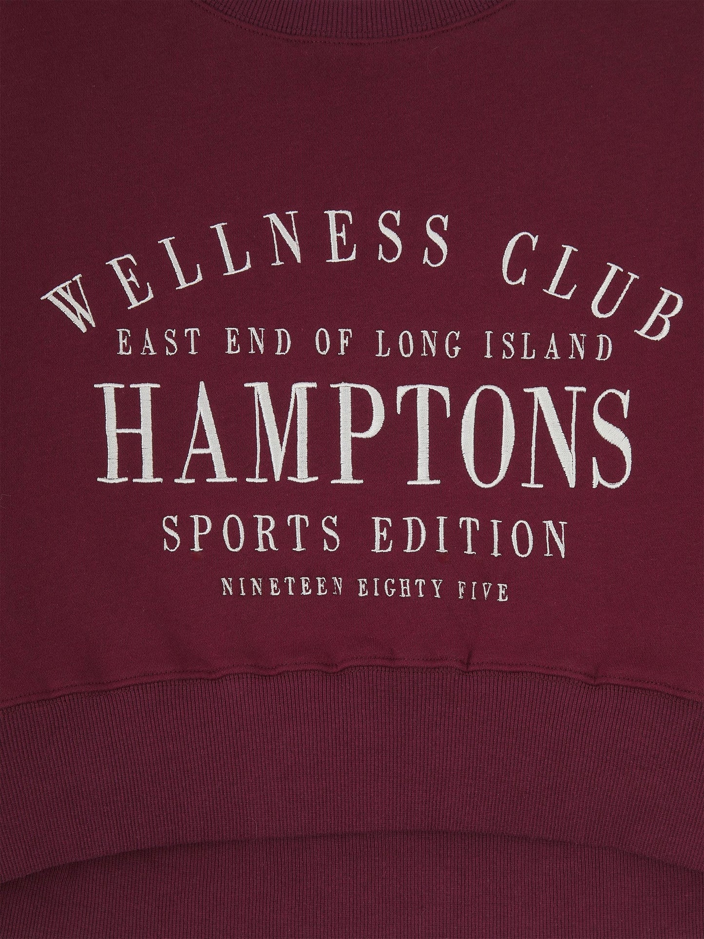 ‘HAMPTONS' EMBROIDERED CROPPED SWEATSHIRT